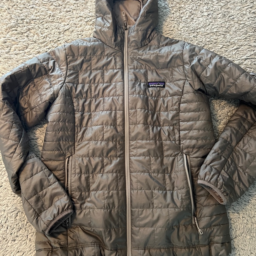 Patagonia Women’s Nano puff grey medium